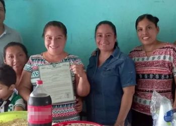 Mujer hace fiesta para celebrar su divorcio y se vuelve viral: “Soy libre como el viento”
