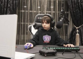 Niño de 8 años gana 33 mil dólares por jugar Fornite, 3 horas diarias