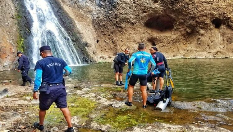Recuperan el cuerpo de otro joven que saltó en “La Pilona” y ya no salió