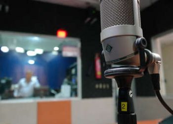 Una conductora de TV argentina anuncia la muerte del «escritor William Shakespeare» (y las redes no la perdonan)