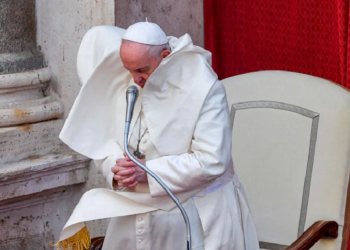 Papa Francisco pide cese de violencia entre israelíes y palestinos