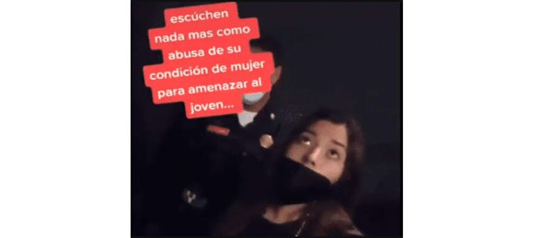 Apodan como #LadyCinepolis a jovencita que amenazó a empleado de un popular cine