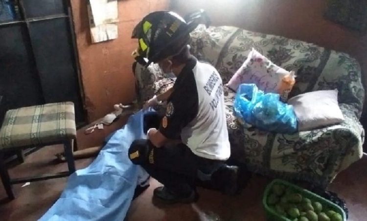 Al calor de los tragos mujer ultima a su compañera tras fuerte discusión