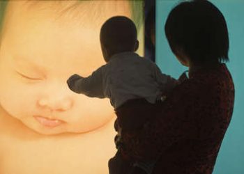 China autoriza tener tres hijos por familia