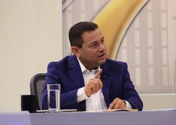 Ministro Rolando Castro creará un proyecto con ACNUR para pagar a jóvenes los primeros meses de aprendizaje en las empresas y generar experiencia
