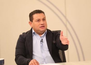 Ministro Rolando Castro cuestiona la moral del empleado de Fito Salume por criticar la adopción del Bitcoin