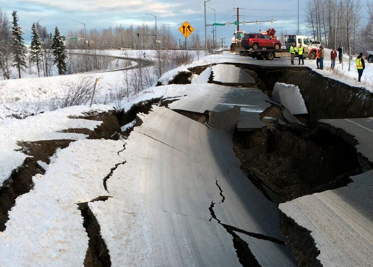 Terremoto de 8.2 grados sacude Alaska