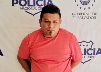 Fue a solicitar la Solvencia Policial y le salió un “clavo”