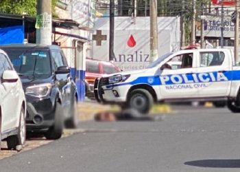 Hombre es asesinado en la colonia Médica en San Salvador, recibió un impacto de bala en la cabeza