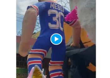 La piñata de Messi con el 30 del PSG ya se vende en el centro de San Salvador