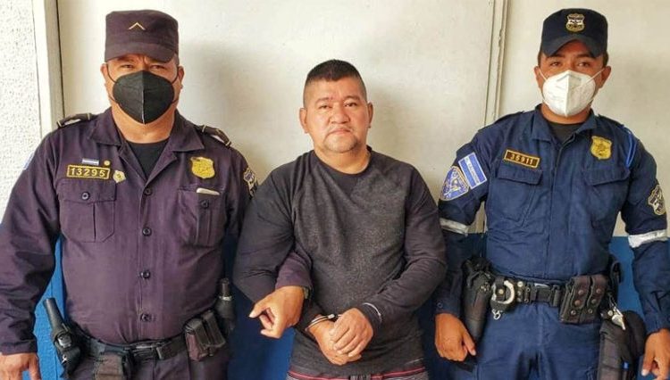 Capturan a señor que abusó de una menor en Chalatenango